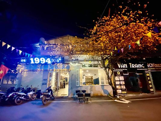 Những quán cafe trang trí Noel ở Hà Nội cho các tín đồ sống ảo - Ảnh 1.