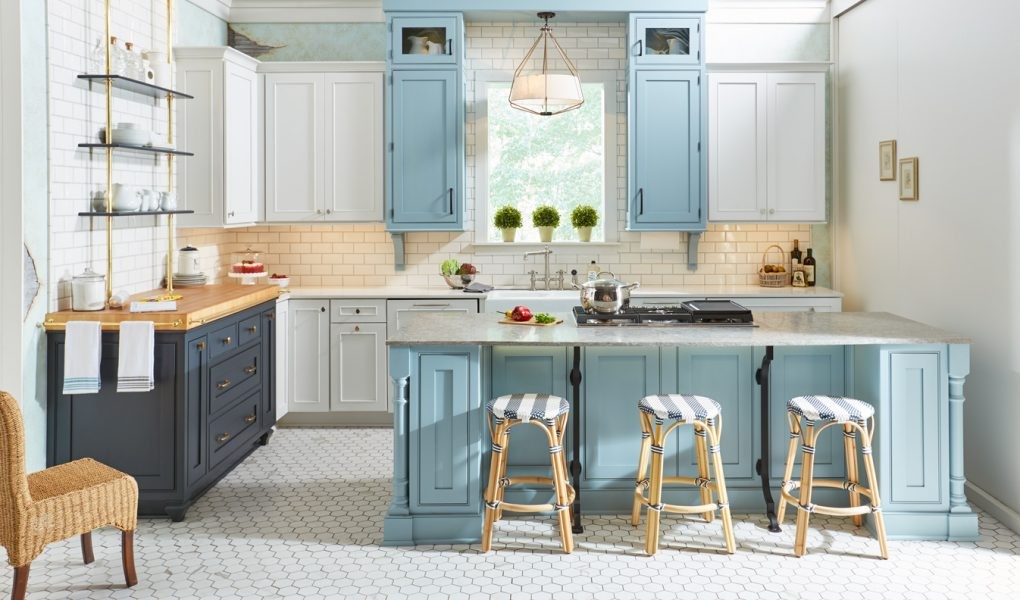 Tủ bếp màu xanh ngọc thiết kế theo phong cách tân cổ điển