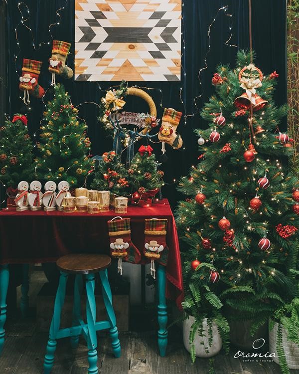 Những quán cafe trang trí Noel ở Hà Nội cho các tín đồ sống ảo - Ảnh 49.