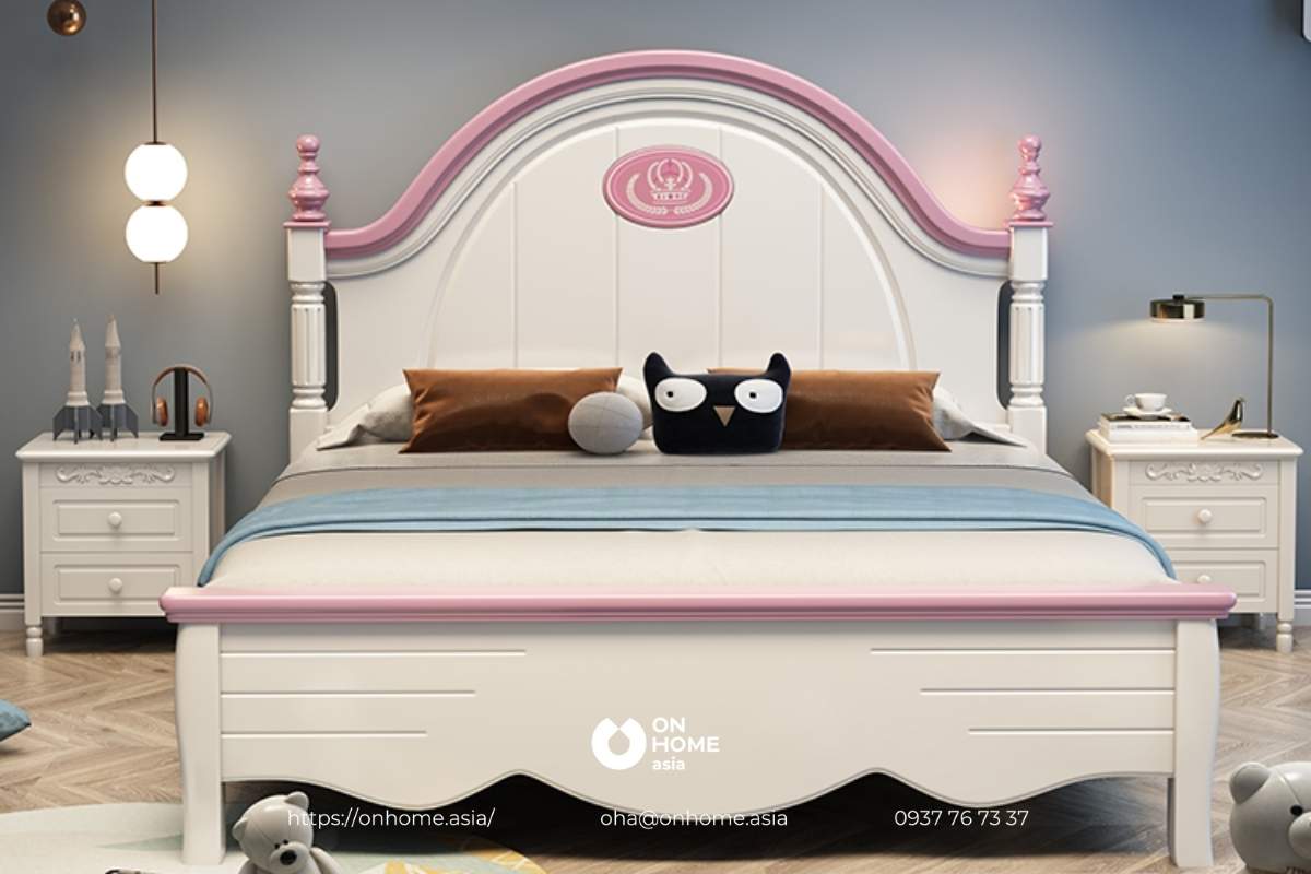 Màu hồng nữ tính trong giường ngủ bé gái