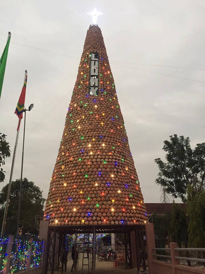 Dịp lễ 2021, cùng ngắm nhìn lại 5 cây thông lớn nhất Việt Nam qua các mùa Noel - Ảnh 8.