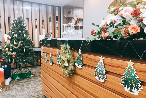 Tham khảo 5 mẹo trang trí Noel văn phòng đẹp, ấn tượng trong dịp lễ năm 2021 - Ảnh 11.